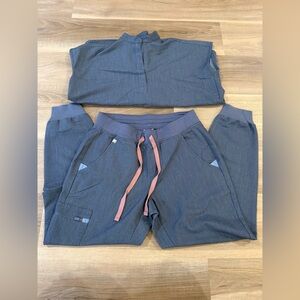 FIGS Women’s Scrub Set